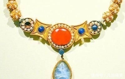 古墓|一座千年古墓意外出现, 出土珍宝亮瞎双眼, 可石棺上四字令人胆寒