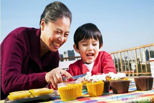 为啥|为啥现在姥姥成为带娃“主力军”？这3个优势，是奶奶所没有的