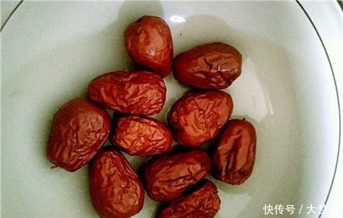 皮肤|它是“穷人的燕窝”,坚持每周食一碗,皮肤水嫩发光,面膜钱省了