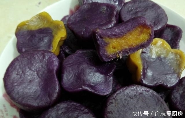 蒸锅|南瓜紫薯月饼花糕,一个蒸锅就能搞定,软糯营养,在家也能轻松做