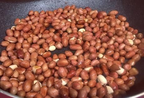 有人|炸花生米时,有人热油下锅有人先泡水?教你正确做法,酥香脆