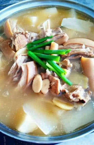 白无|手把手教你“炖羊肉”最简单的办法,牢记2样食材,鲜奶白无膻味