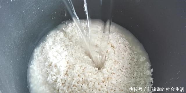 好吃|糯米里加入大米,简单一做居然这么好吃,我家一周吃5次,太香了