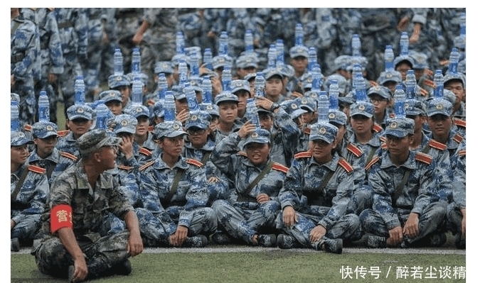 捧腹大笑|军训中的各种笑点,让人捧腹大笑,卤蛋头get到我的笑点了