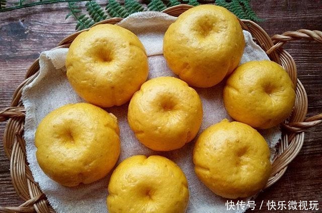 红枣|入秋蒸包子,我迷上这馅料,无需加糖自带香甜,比豆沙包好吃