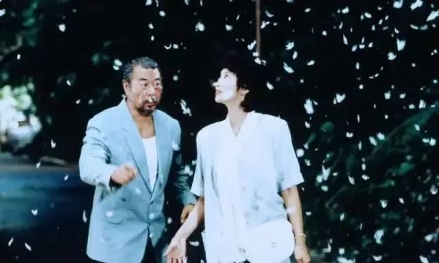 萧芳芳|《女人,四十》25年,萧芳芳用神演技说明,女性该上班还是顾家