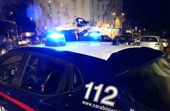 调解|意华人女孩与父母争吵警方介入调解 赌气跳楼获救