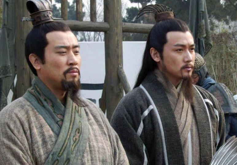 听懂|庞统临终前大喊8个字,不料刘备没听懂,诸葛亮却想解甲归田!