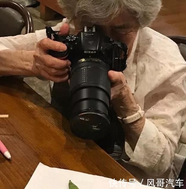  网红|这位奶奶大器晚成，72岁学摄影，89岁办影展，想退休可实力不允许