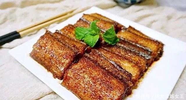 红烧|红烧带鱼香味十足,制作简单,非常下饭,深受人们欢迎