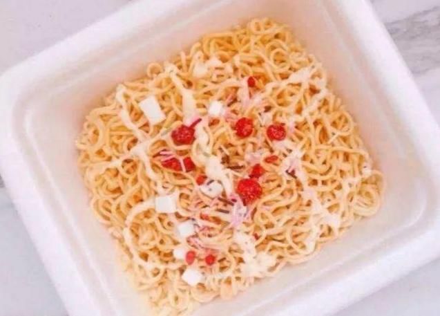 抵抗|让女生“毫无抵抗”的4种草莓零食,图2看着流口水,图4价格昂贵