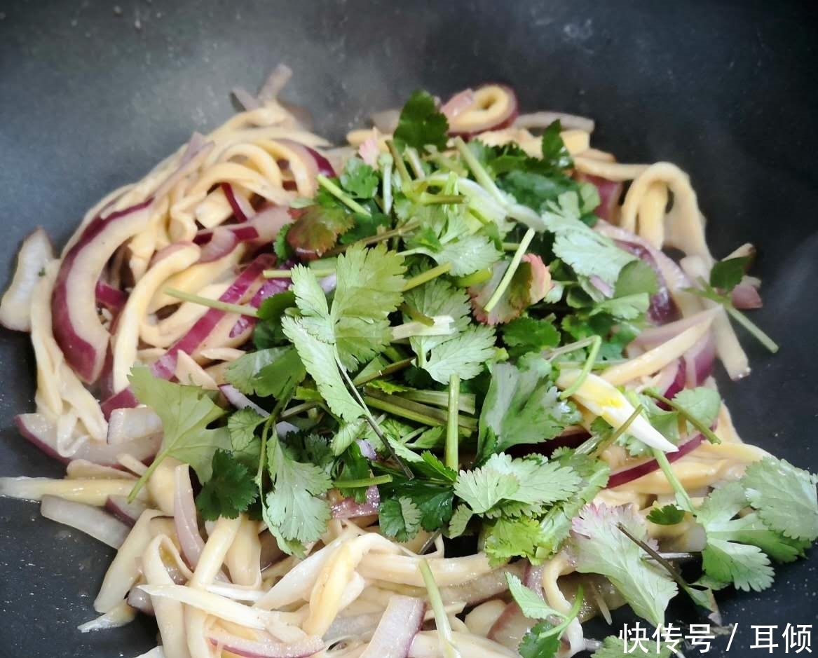 少许|晚餐老公做了2菜一汤,成本没超20元,晒朋友圈,朋友:太寒酸了