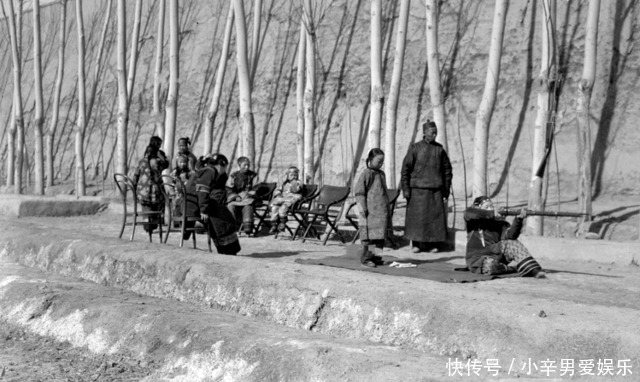 标配|老照片：晚清上层社会生活，妻妾成群，走路不用脚，烟枪是标配