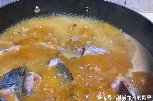 简单|犯懒就做这一锅,简单、省心,却开胃下饭!10多分钟就可端上桌