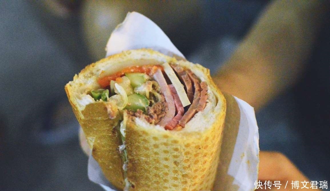 食物|出国旅游：盘点旅行中10种最让人垂涎三尺的街头食物，您吃过吗？