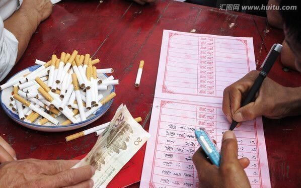 怀疑|同学结婚我随礼600，我结婚他随200，红包里的小纸条让我怀疑人生