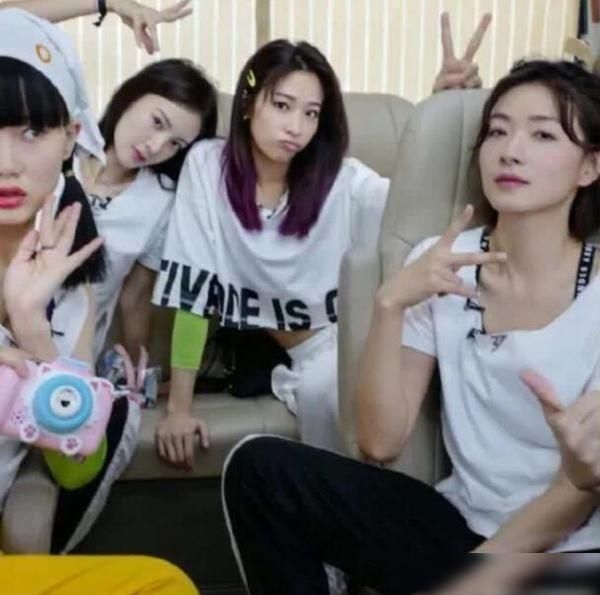 白冰|《浪姐》五公曝光白冰、郑希怡、郁可唯三选一,复活团三选二