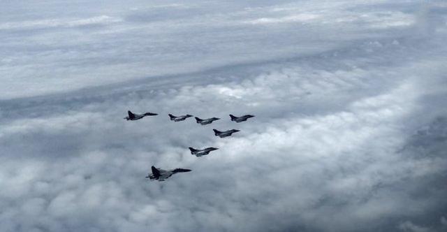  阵风|五架阵风逼近边境挑衅，却被邻国战机一举驱离，莫迪急了抱怨法国
