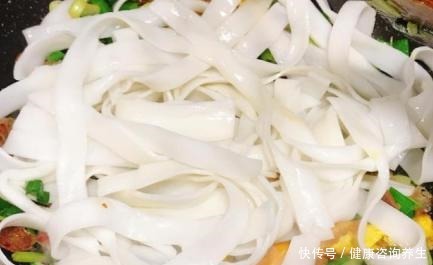 香肠|炒粉怎么做才好吃,轻松5步便搞定,好吃不油腻