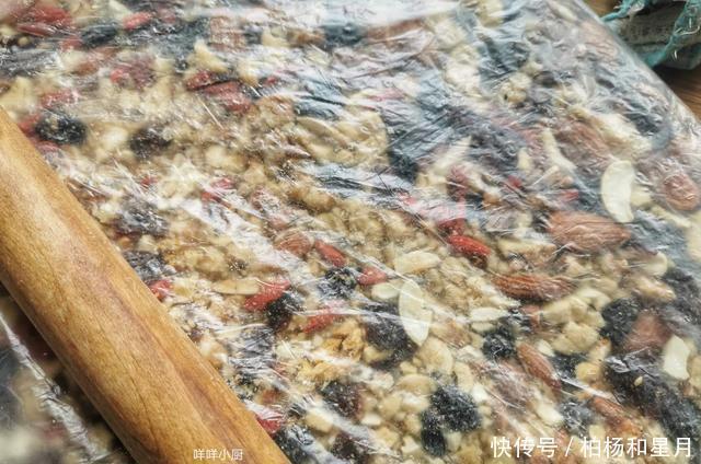 添加|哪种月饼好,还是五仁月饼好吃,不过的是自己做的,无添加更健康