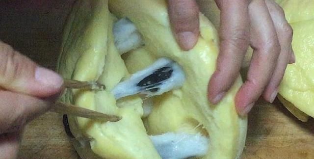 惊喜到我|喜欢吃玉米面的一定要收藏,这样做比面包还暄软香甜,比馒头简单