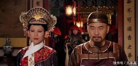  亲生|《甄嬛传》甄嬛本可让亲生儿子继位，为何要让四阿哥登基？