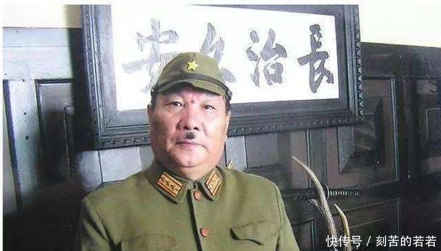  用来|日军鼻子下留一撮毛，不是用来擦鼻涕的，原来有很大1个妙用