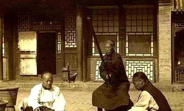 方仁实家|一棵香椿树,三条人命案,县令慧眼辨凶,不肖子孙被斩首示众