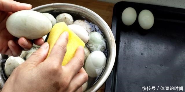 流油|咸鸭蛋这样腌制,个个流油,又香又沙,做蛋黄酥和蛋黄月饼必备