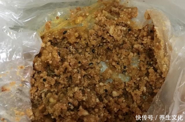 草莓|这蛋糕无需烤箱就能做,香甜嫩滑,入口即化,新手一次成功