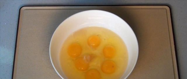 家庭美食|蒜苗炒鸡蛋，先炒蒜苗还是鸡蛋教你小技巧，味道鲜上鲜，太香了