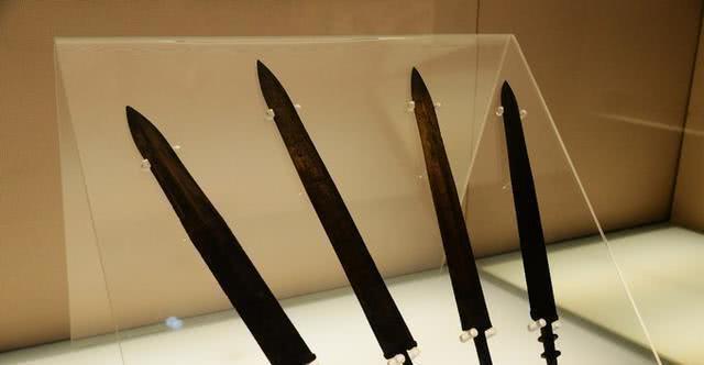 出土|兵马俑坑出土19把宝剑, 技术至今是谜, 西方考古家 绝不可能