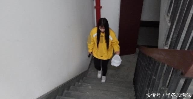 大学生|女大学生2个月送了1700单外卖，原以为工资6千，到手收入以为看错