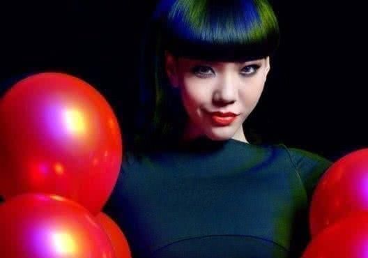  节目|吴莫愁不是自己消失了，而是资本市场淘汰了她，娱乐圈就这么现实