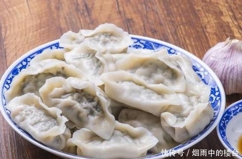破皮|冻饺子别再水开下锅了,店老板:记住3点,饺子鲜嫩不破皮