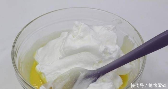 搅拌好|浮云卷:蛋糕可以在家里做,味道超嫩!