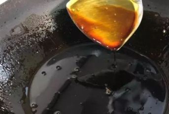 正确|炖牛肉时,有人焯水;有人直接炖?全不对!教你正确做法,太香了