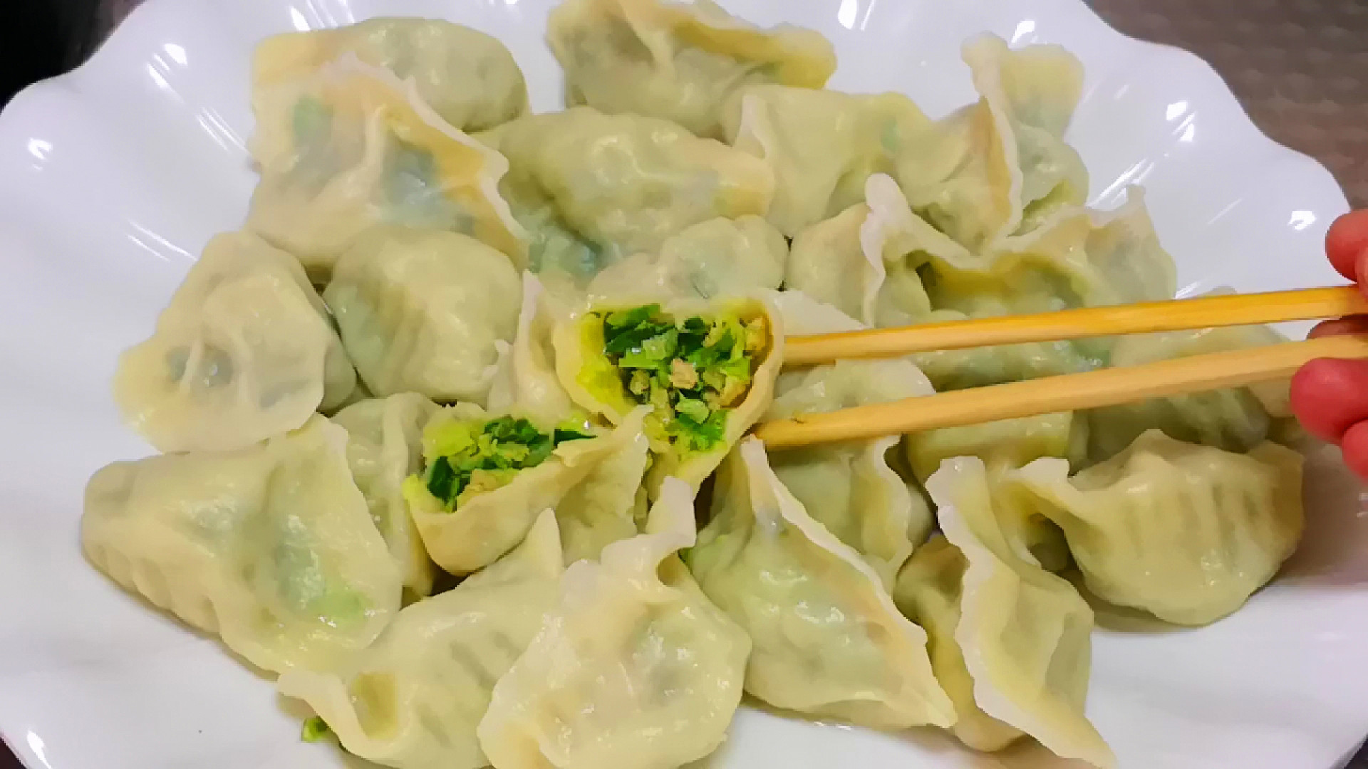 饺子|拌饺子馅时,到底要不要放葱姜蒜以前没注意,难怪饺子不鲜美