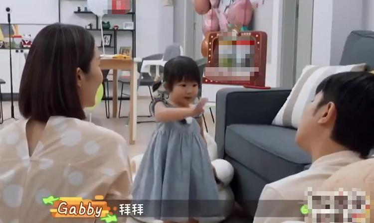 幽默|王祖蓝女儿太可爱了,说买菜口音跑调,这是要继承了爸爸的幽默?