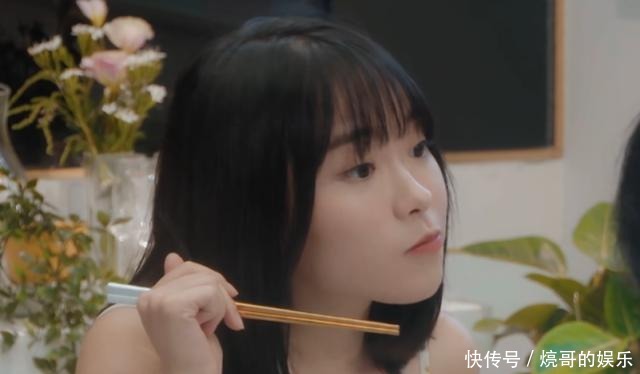  不愧|女1在男嘉宾前装可怜，耍心机“栽赃”钟钟不愧是绿茶鼻祖