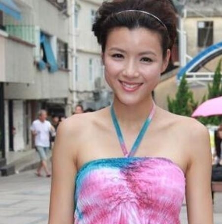 陈茵薇|前港姐未婚先孕,3年三胎生不停,如今4年认不出,一胖毁所有?