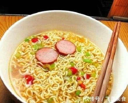 情况之下|假如你饿极了,现有四种面条免费吃,猜都会选图4可以边吃边祷告