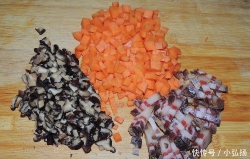  胡萝卜|夏天的懒人焖饭，饭菜一锅出，有肉有菜营养均衡，比外卖还省时