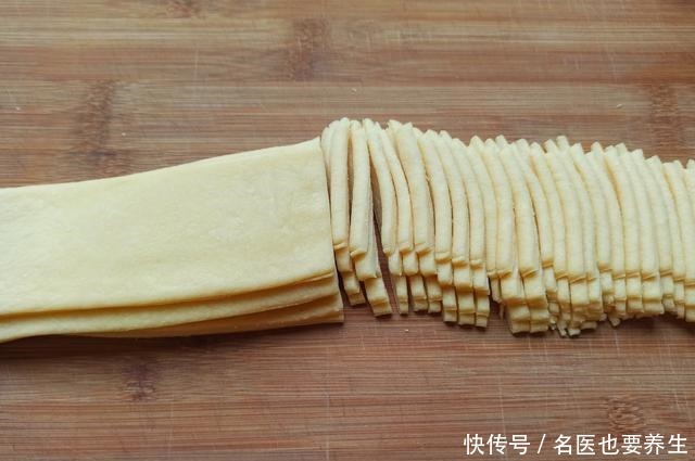 做法|这才是沙琪玛的传统做法,百吃不厌的小零食,色泽金黄,甜而不腻