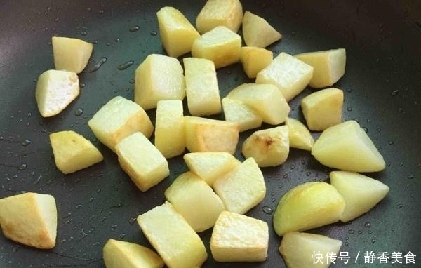 告诉|土豆不要再炒了!饭店老板告诉你,这样做外酥里嫩,孩子最爱吃