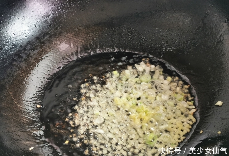 三伏天|三伏天,吃饭没胃口,试试这菜,香辣下饭,有它多吃一碗饭!