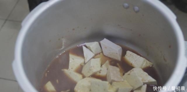 大厨|为什么饭店的压锅豆腐那么好吃?原来技巧全在这,看大厨怎么做的