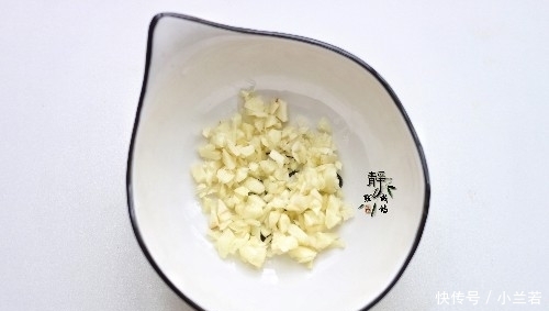 好吃|炒西兰花时,很多人都少了一步,难怪炒的不好看又不好吃