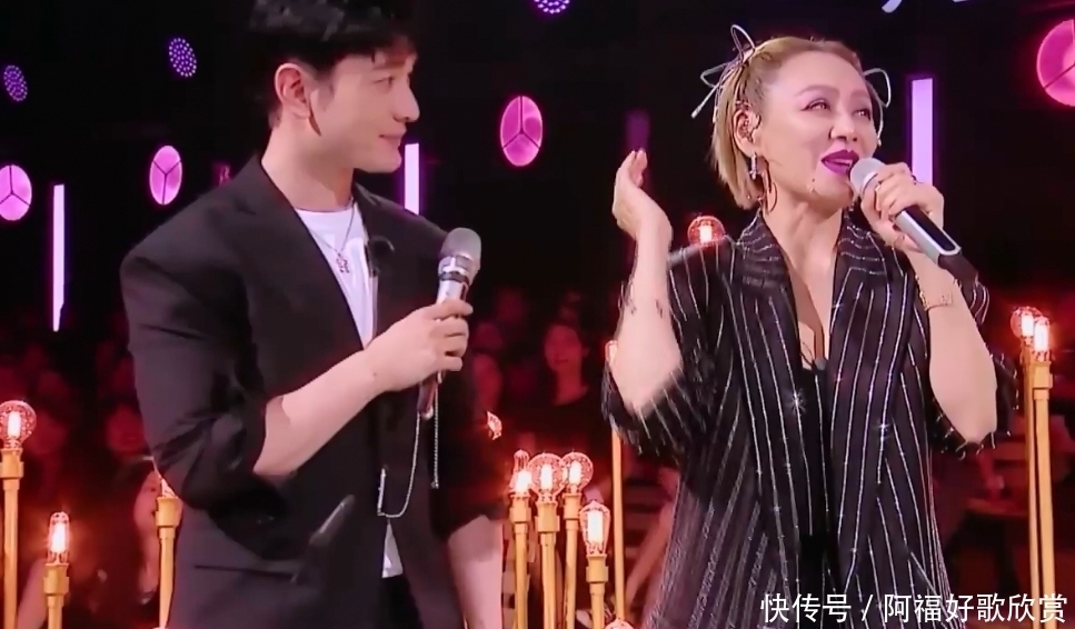  区别对待|当宁静介绍队员时，谁注意到王丽坤，只有她被区别对待