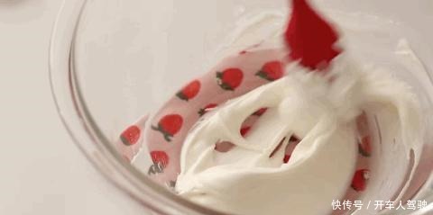 草莓|焙趣私房爆品日销300个的三重草莓芝士蛋糕,这个配方太赞了!